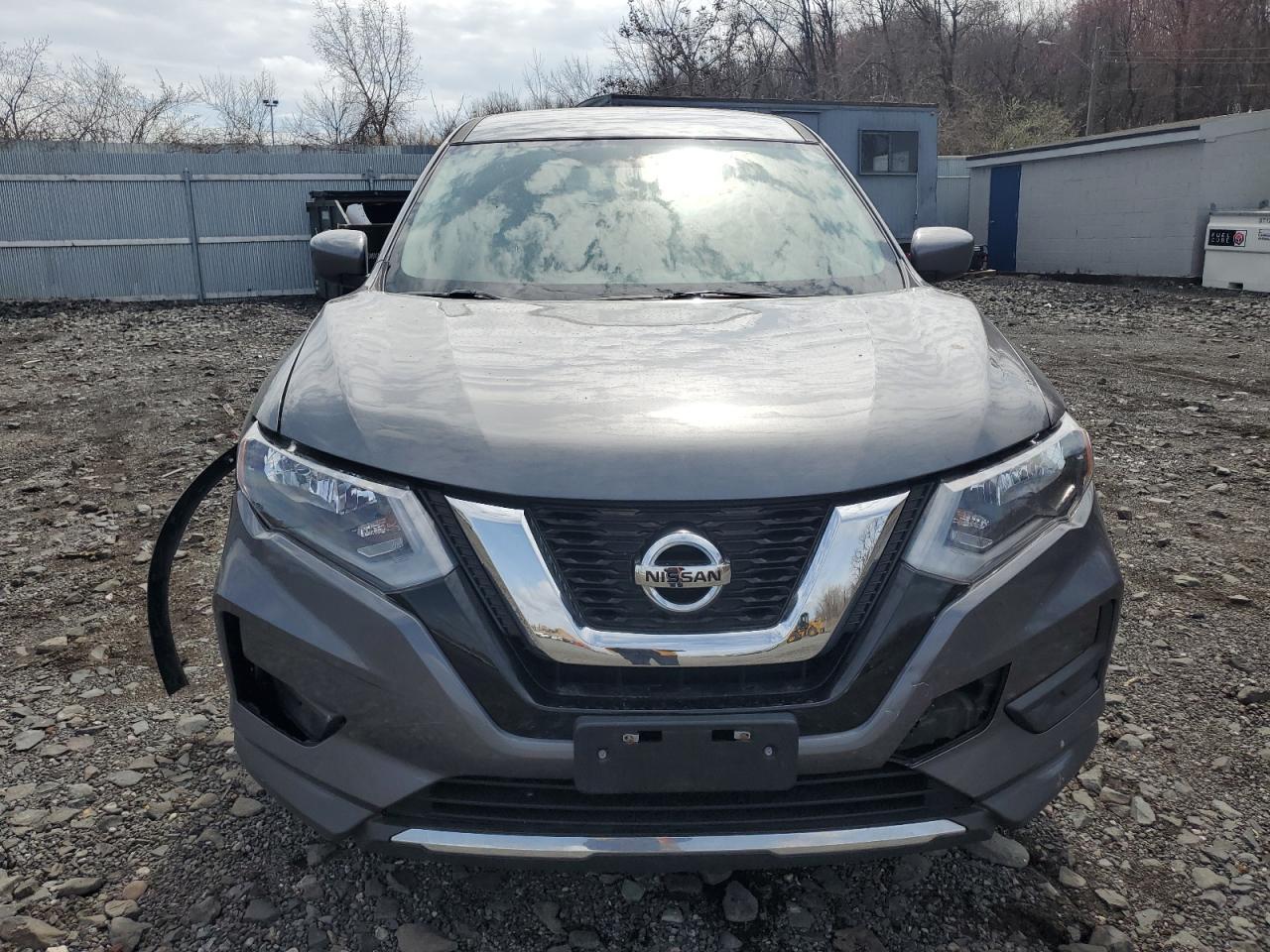 2017 NISSAN ROGUE SV - Image 5
