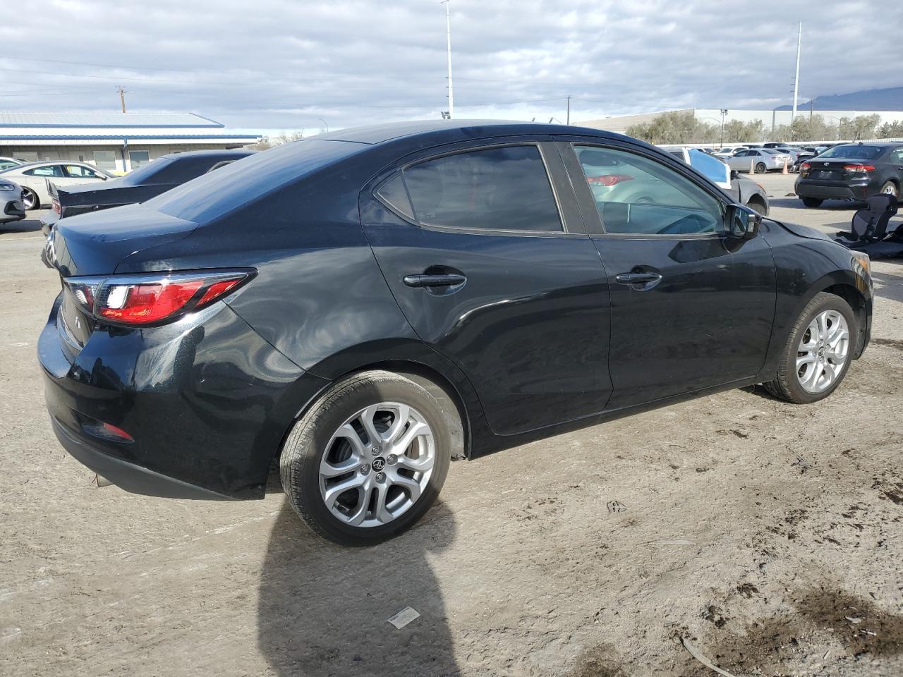 2017 TOYOTA YARIS IA - Фото 3