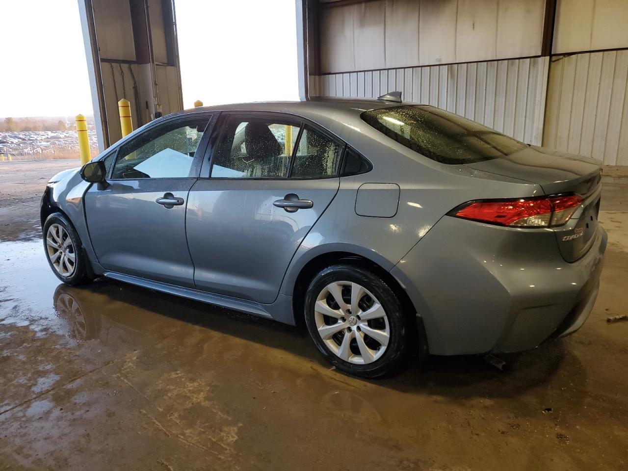 2021 TOYOTA COROLLA LE - Фото 2