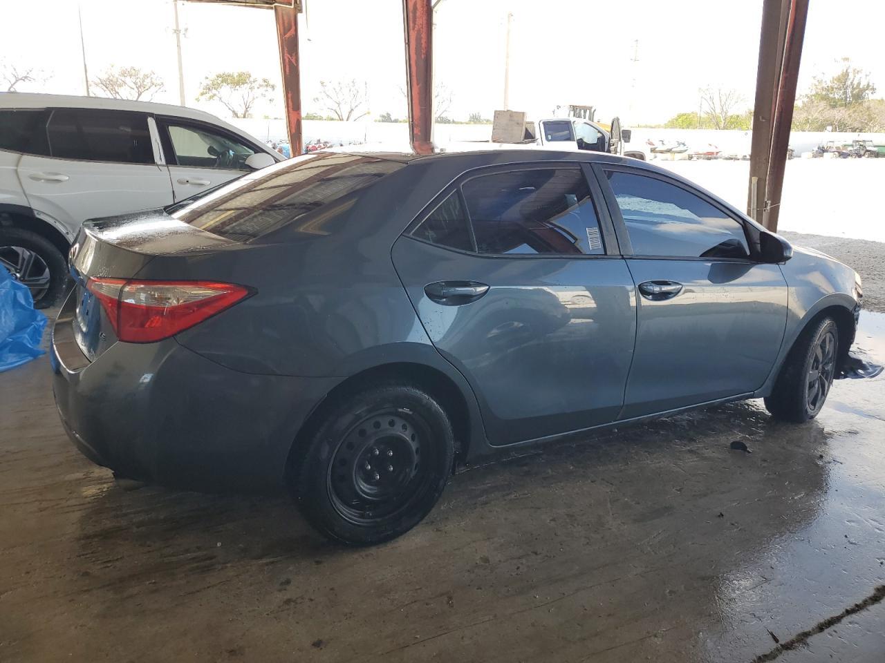2015 TOYOTA COROLLA L - Фото 3