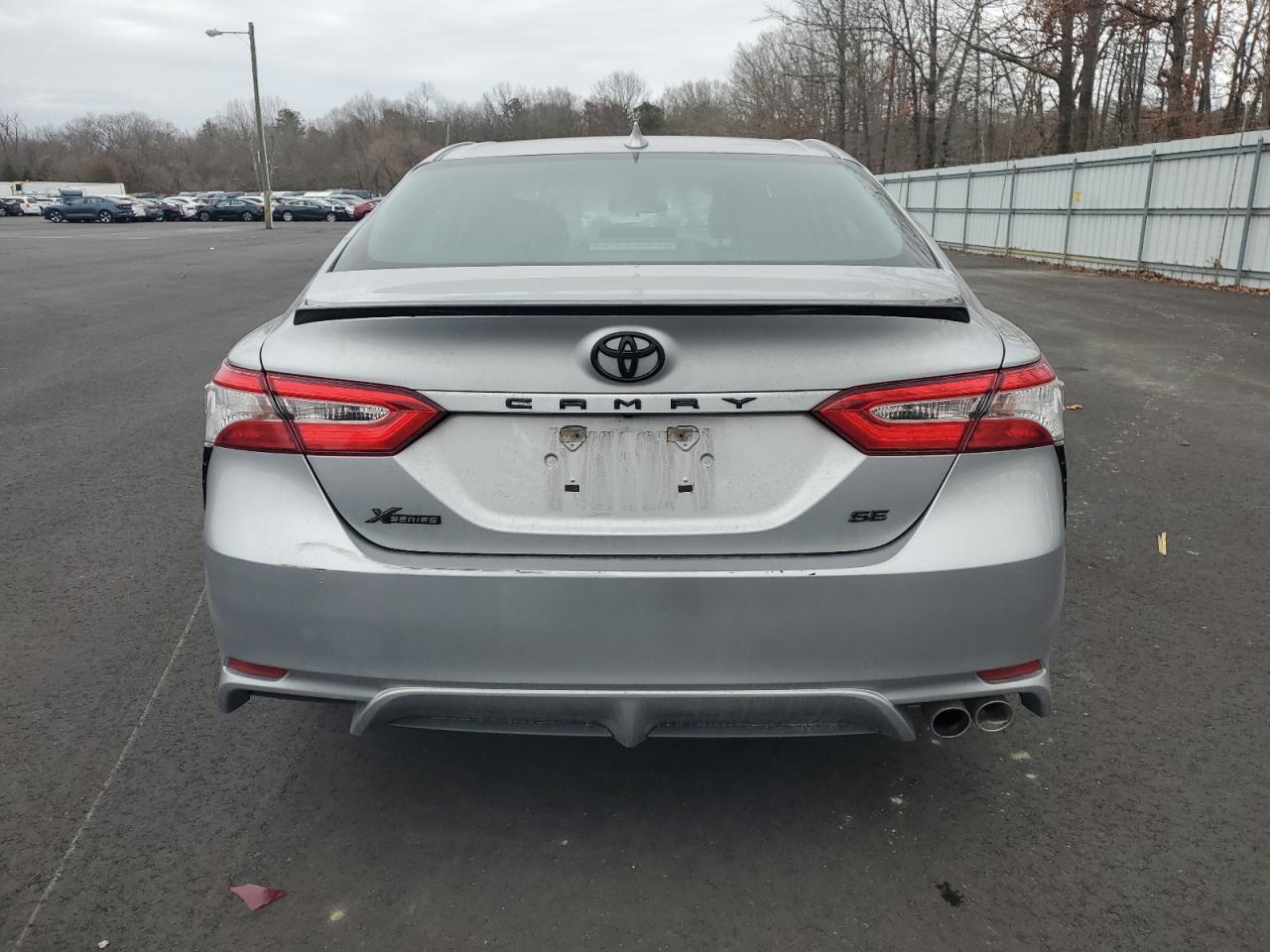 2020 TOYOTA CAMRY SE - Фото 6