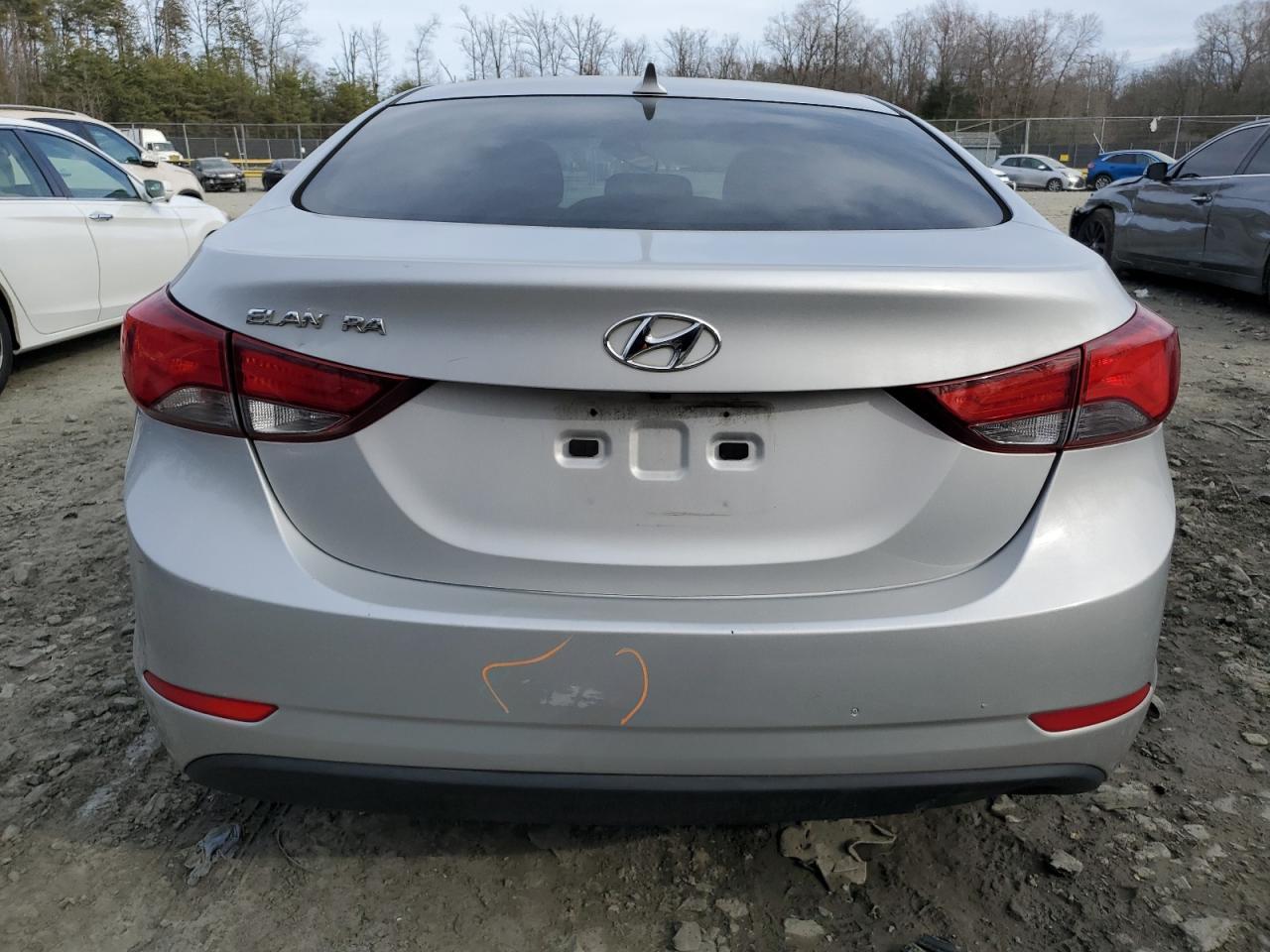 2015 HYUNDAI ELANTRA SE - Image 6