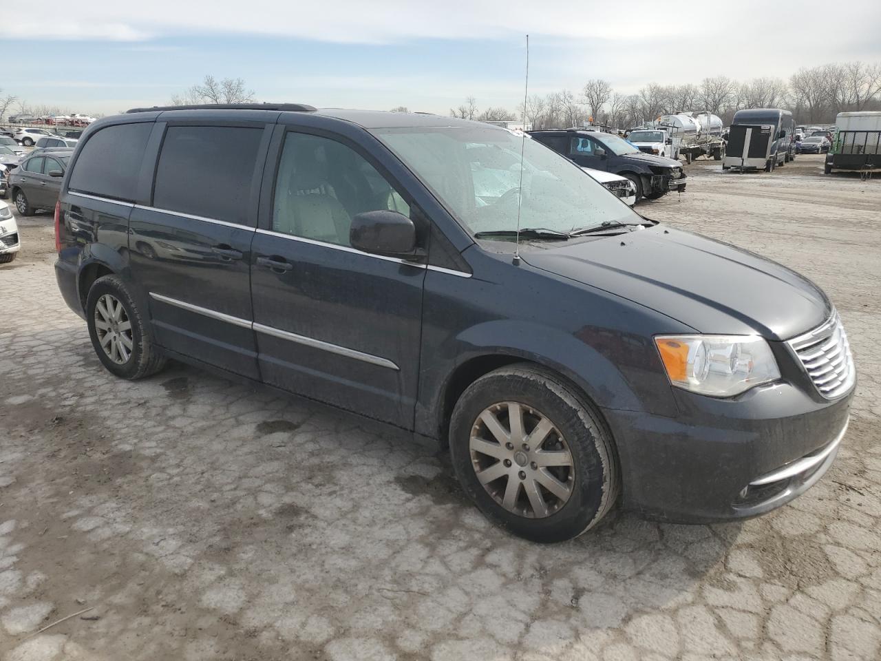 2014 CHRYSLER TOWN & COU - Фото 4