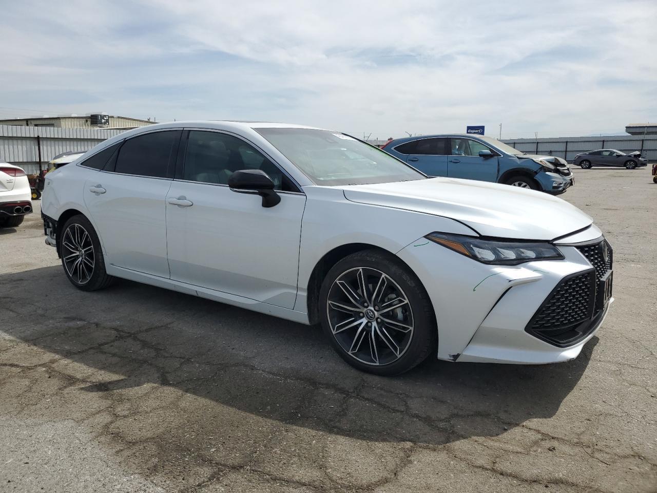 2019 TOYOTA AVALON XLE - Image 4