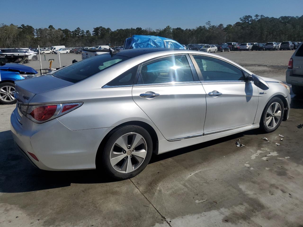 2011 HYUNDAI SONATA HYB - Image 3