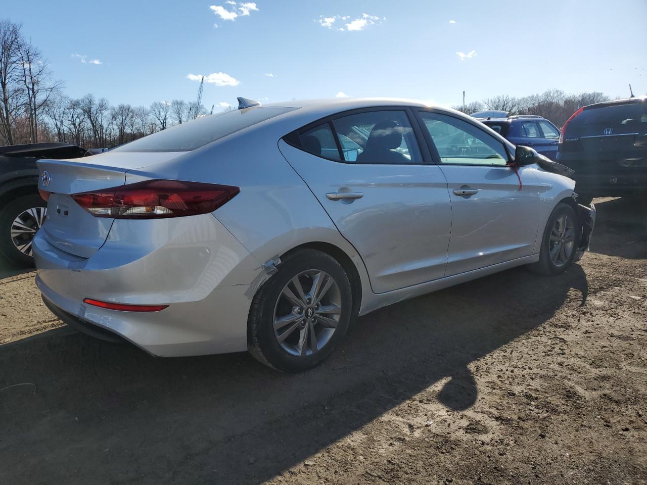 2017 HYUNDAI ELANTRA SE - Фото 3