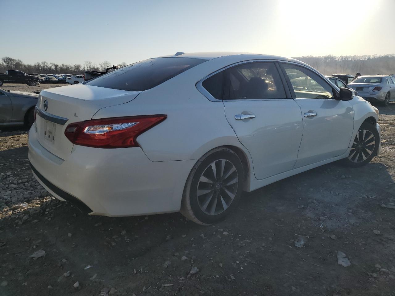 2017 NISSAN ALTIMA 2.5 - Фото 3