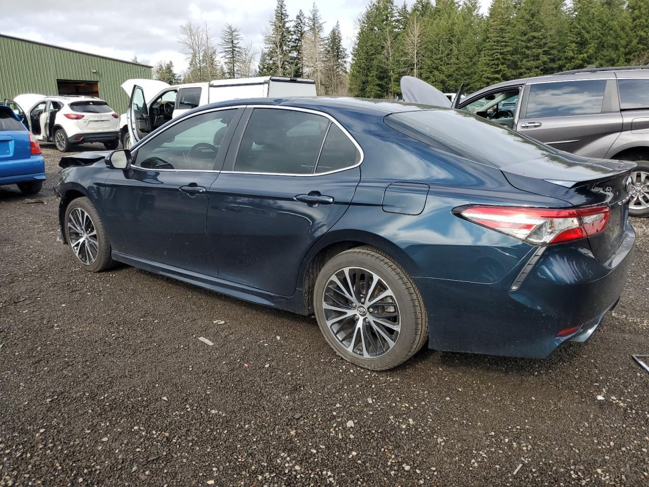 2018 TOYOTA CAMRY L - Фото 2