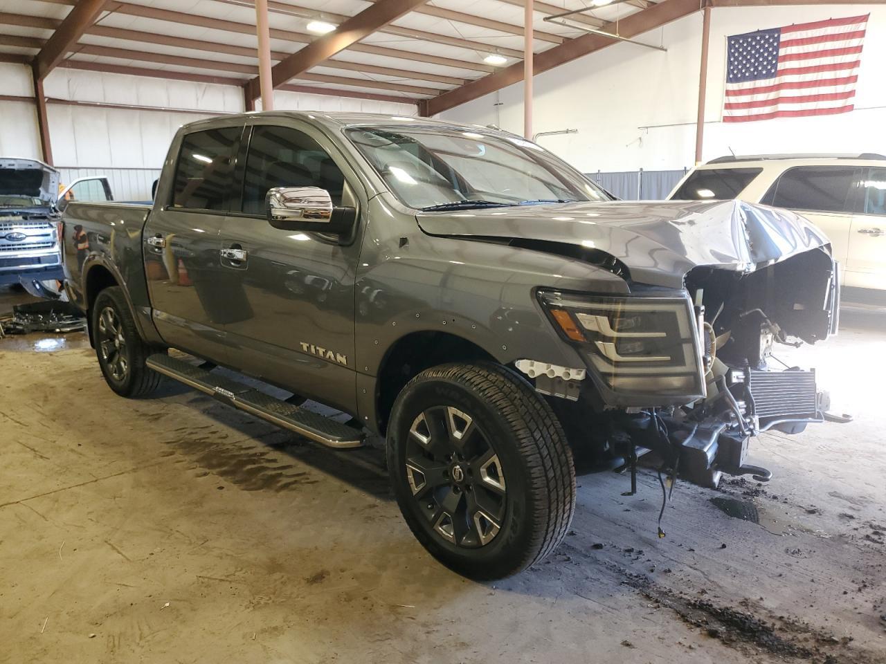 2021 NISSAN TITAN SV - Фото 4