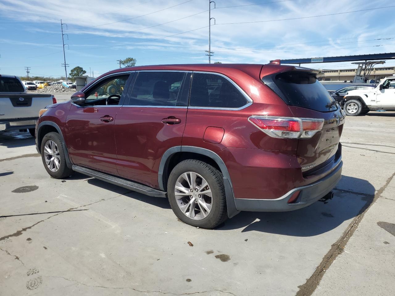 2015 TOYOTA HIGHLANDER - Image 2