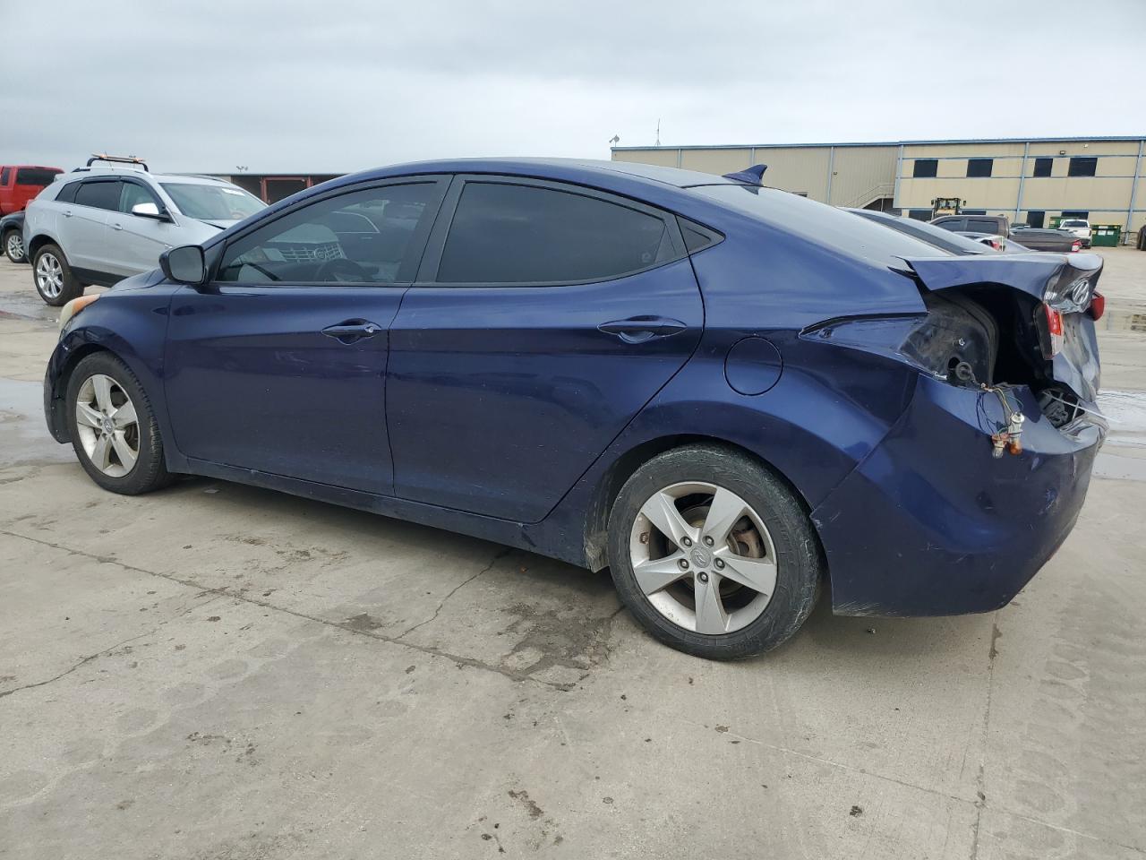 2013 HYUNDAI ELANTRA GL - Image 2