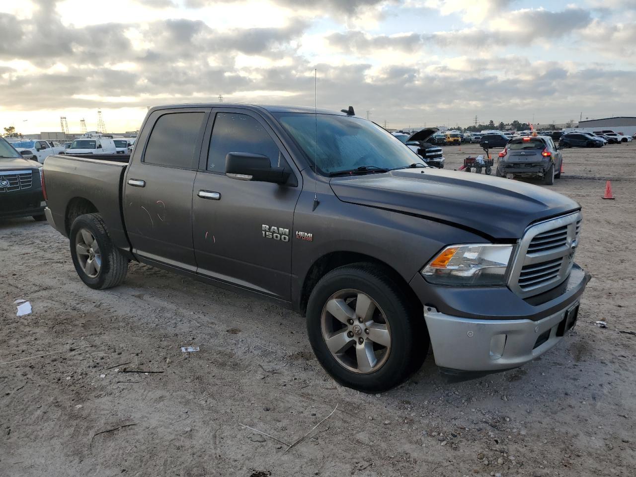 2017 RAM 1500 SLT - Image 4