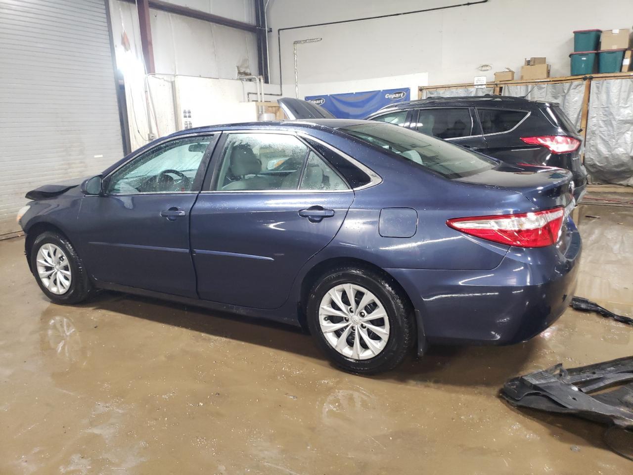 2015 TOYOTA CAMRY LE - Фото 2