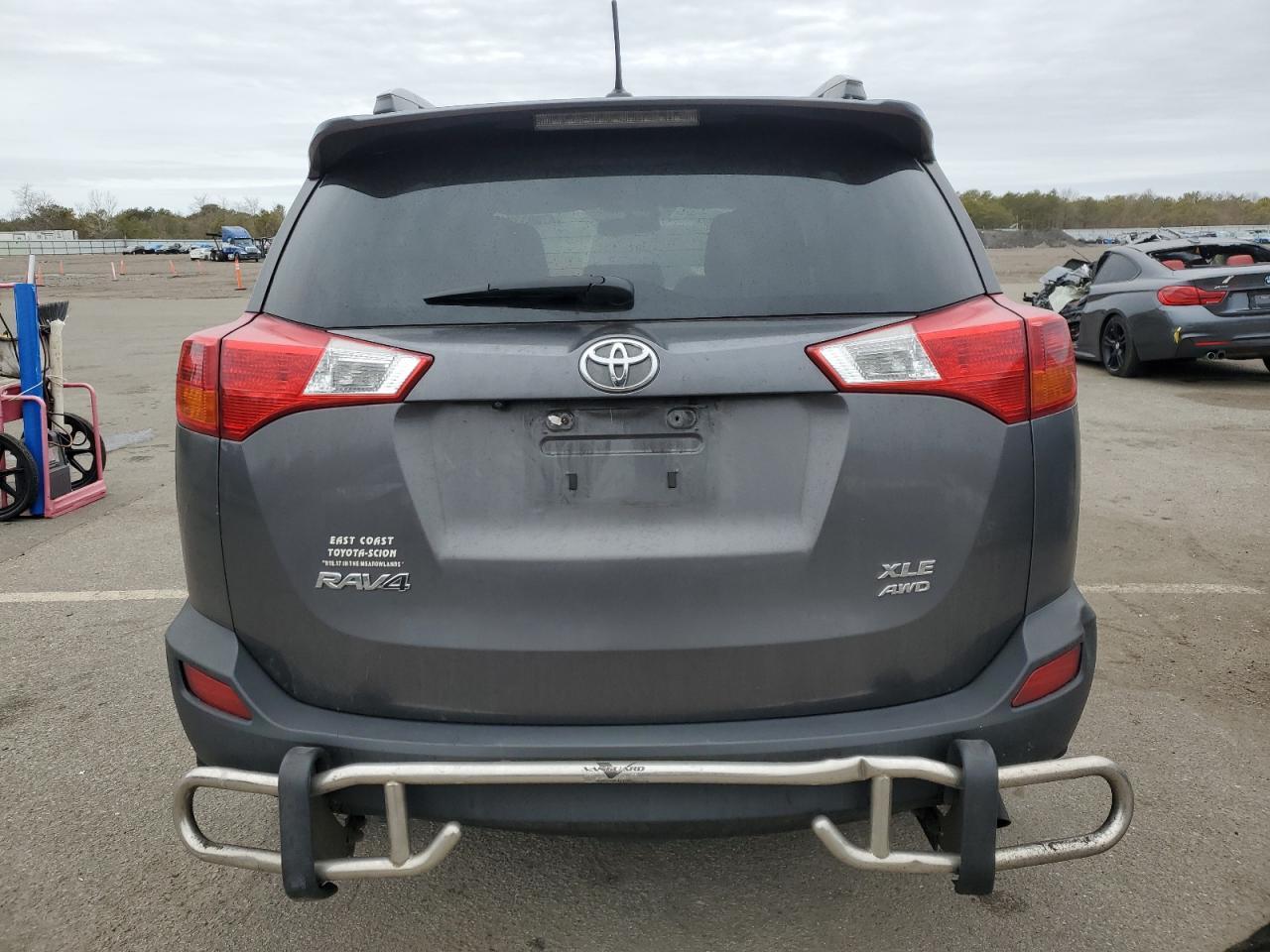 2015 TOYOTA RAV4 XLE - Image 6