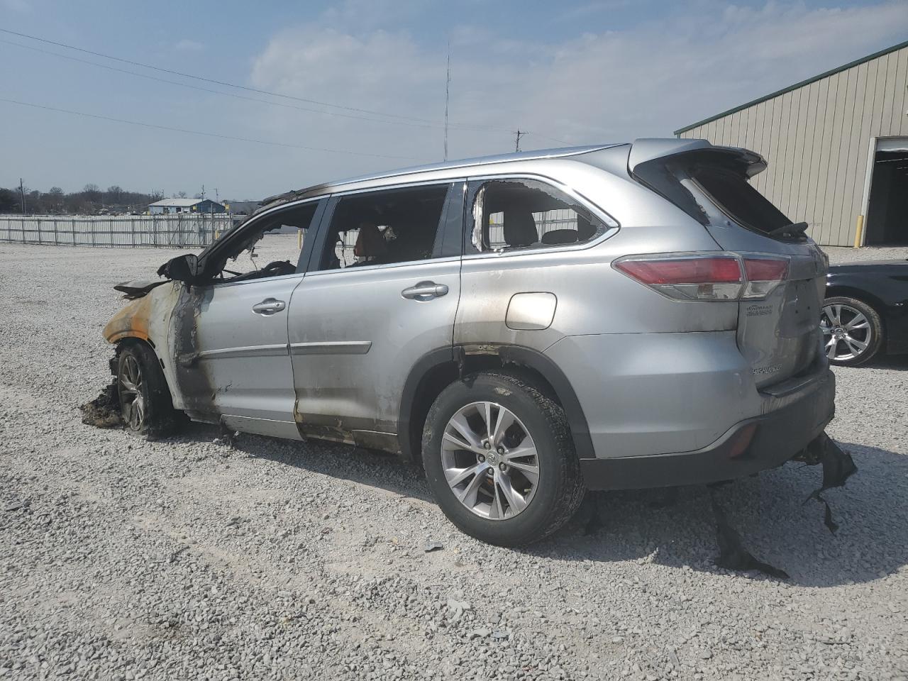2015 TOYOTA HIGHLANDER - Фото 2