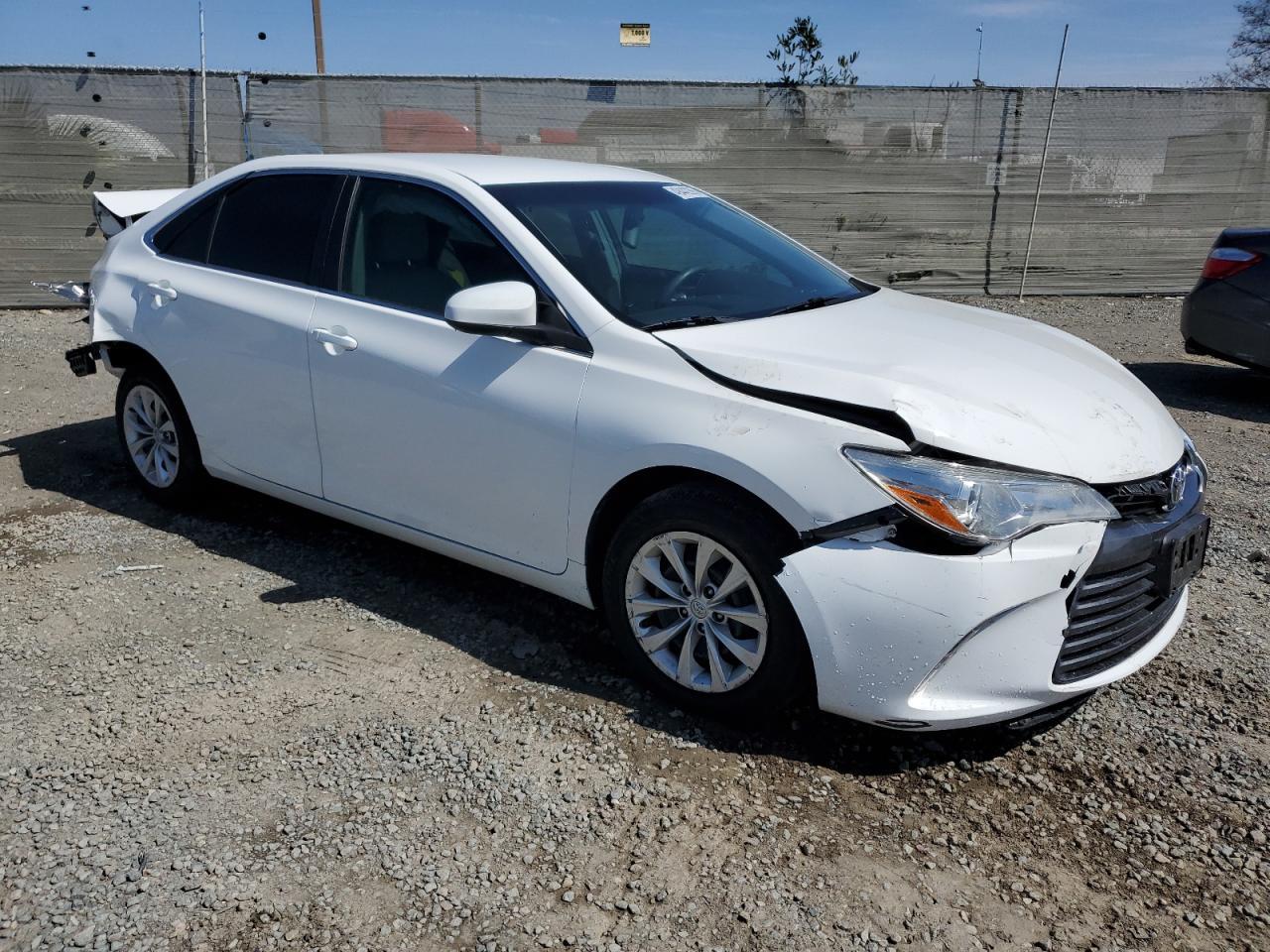 2015 TOYOTA CAMRY LE - Фото 4