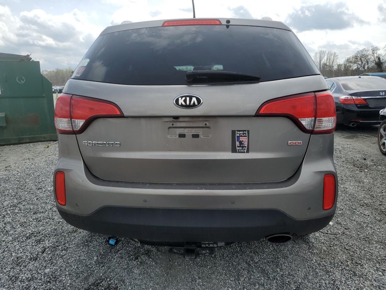 2014 KIA SORENTO LX - Image 6