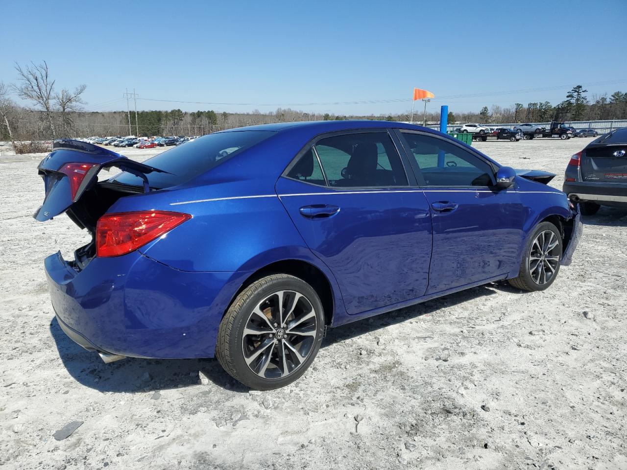 2019 TOYOTA COROLLA L - Фото 3