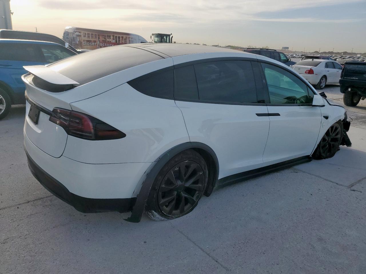 2023 TESLA MODEL X - Фото 3