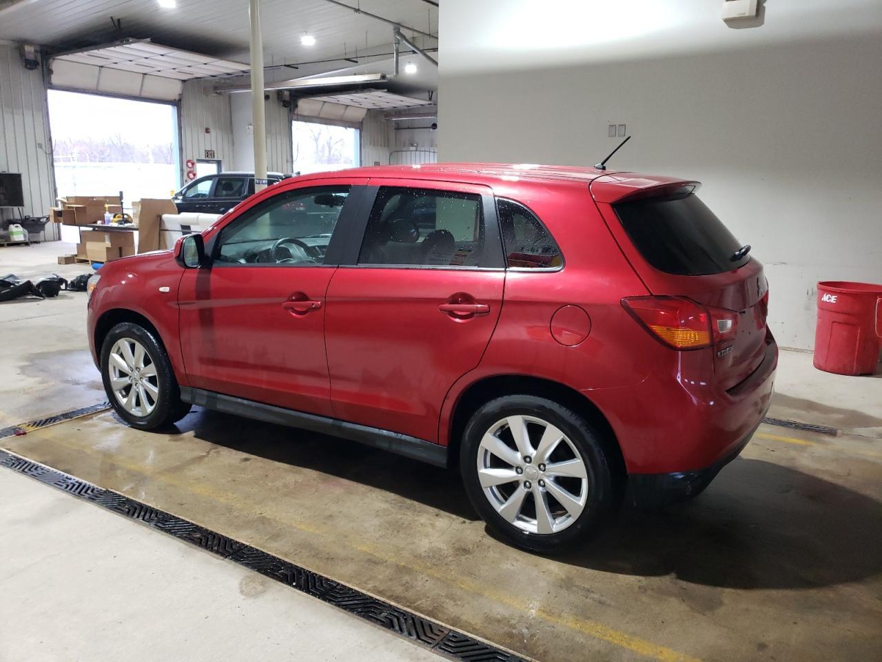 2015 MITSUBISHI OUTLANDER - Фото 2
