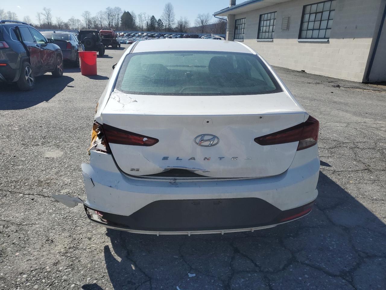 2019 HYUNDAI ELANTRA SE - Фото 6