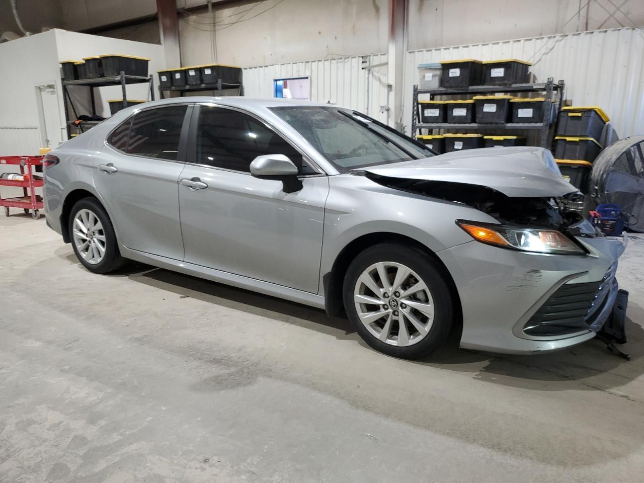 2023 TOYOTA CAMRY LE - Фото 4