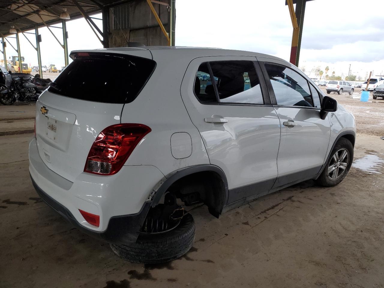 2021 CHEVROLET TRAX LS - Image 3