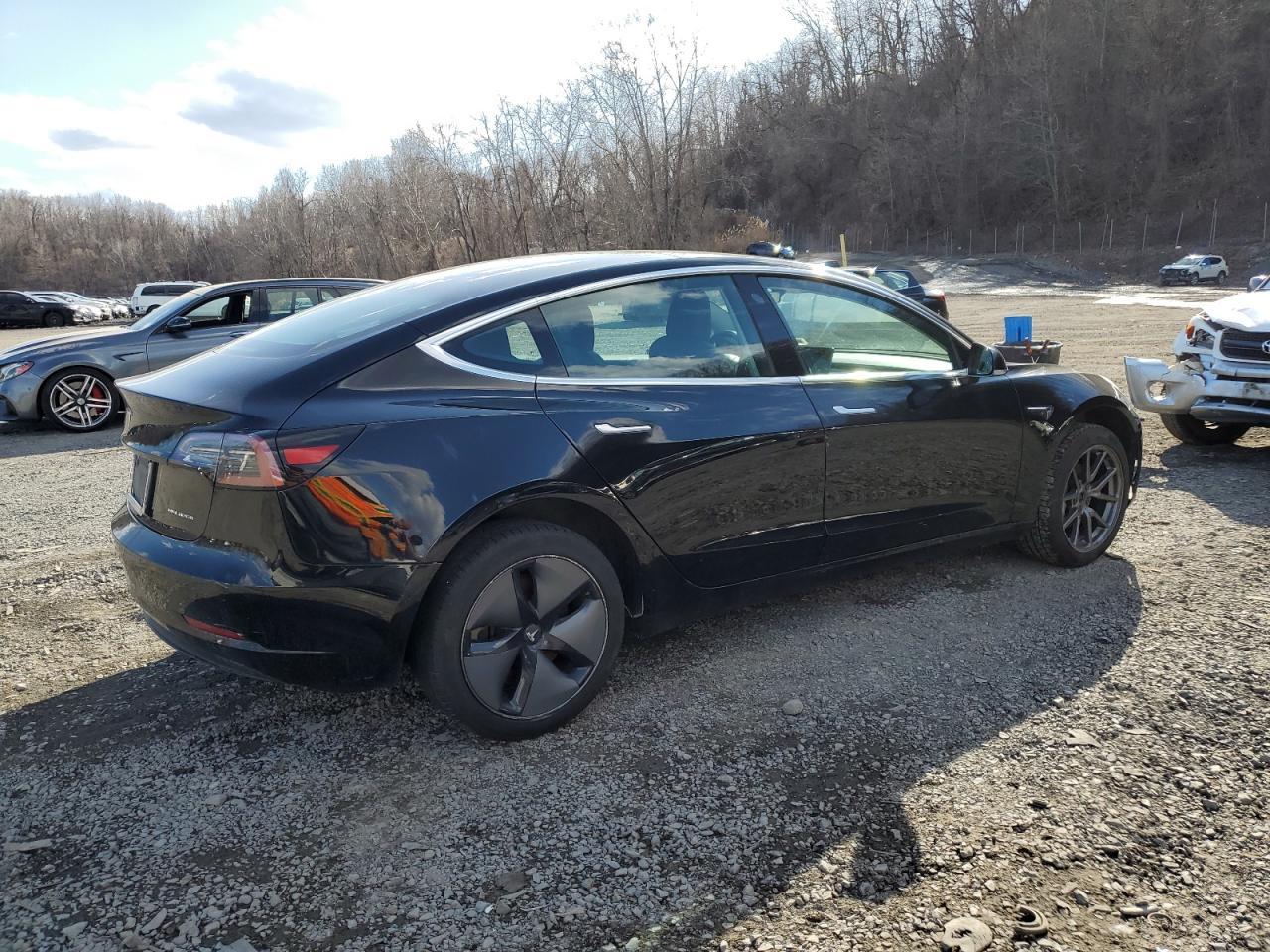 2019 TESLA MODEL 3 - Image 3