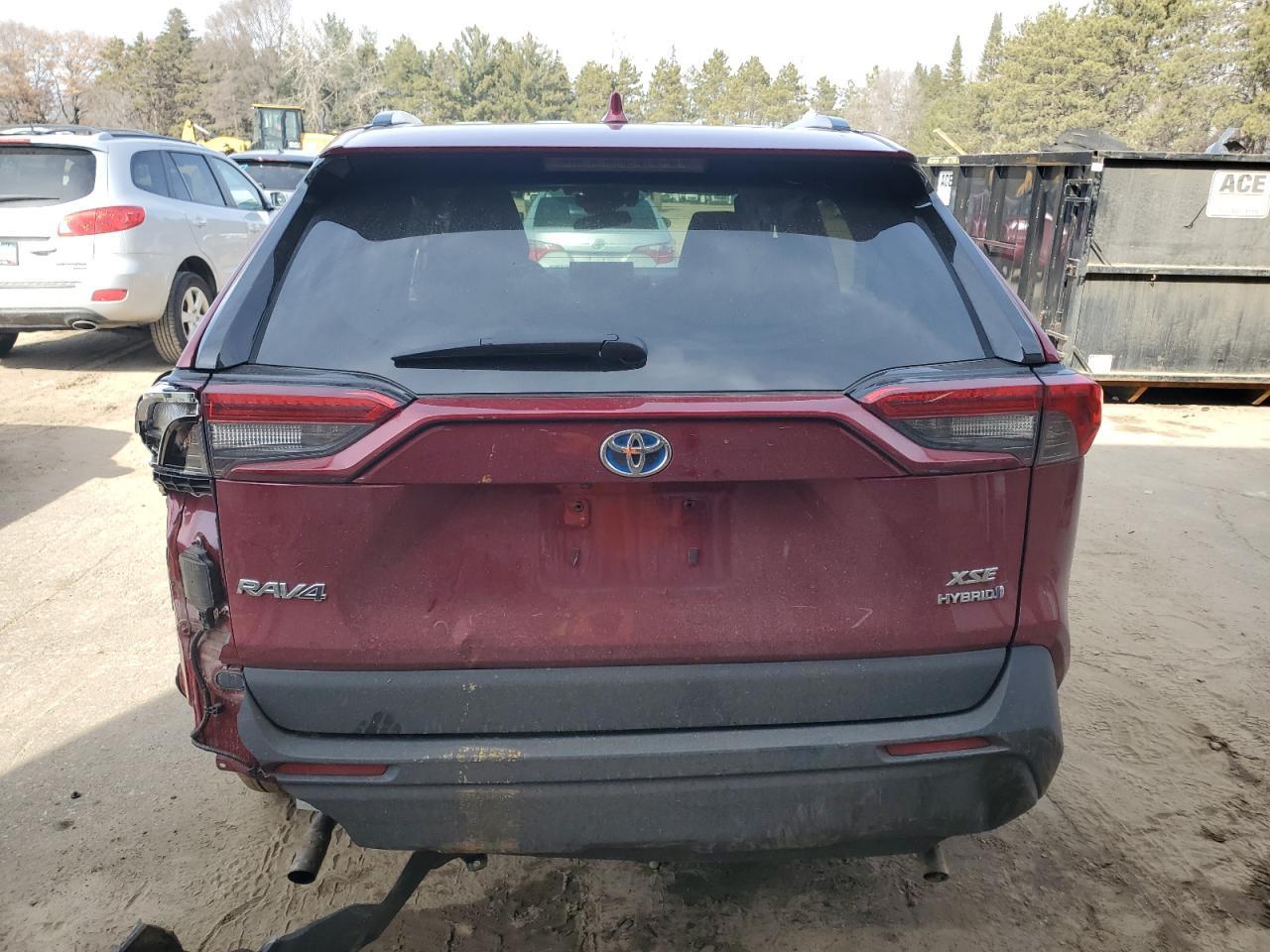 2022 TOYOTA RAV4 XLE P - Image 6
