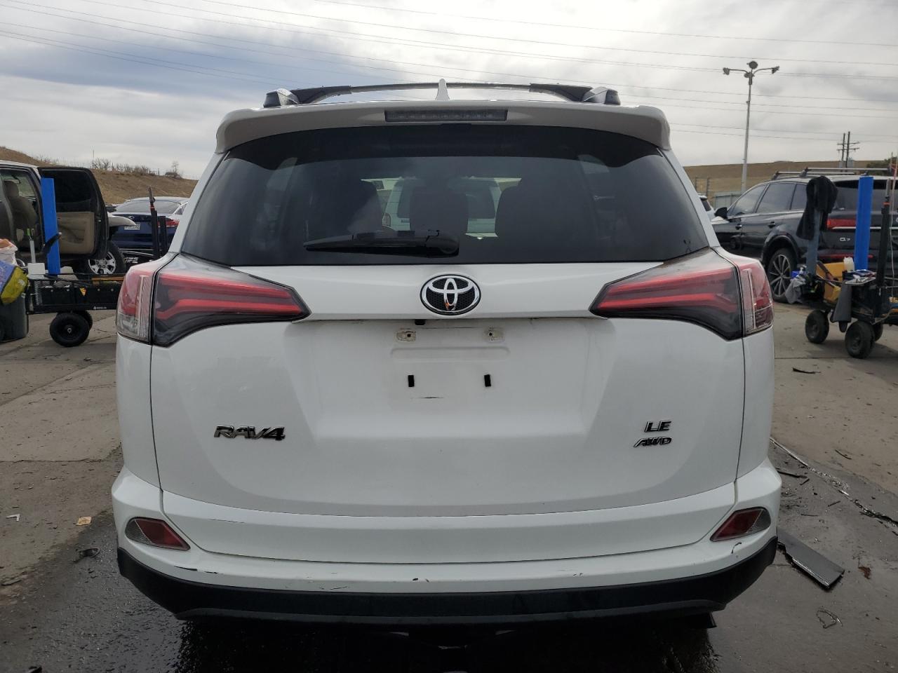 2017 TOYOTA RAV4 LE - Image 6
