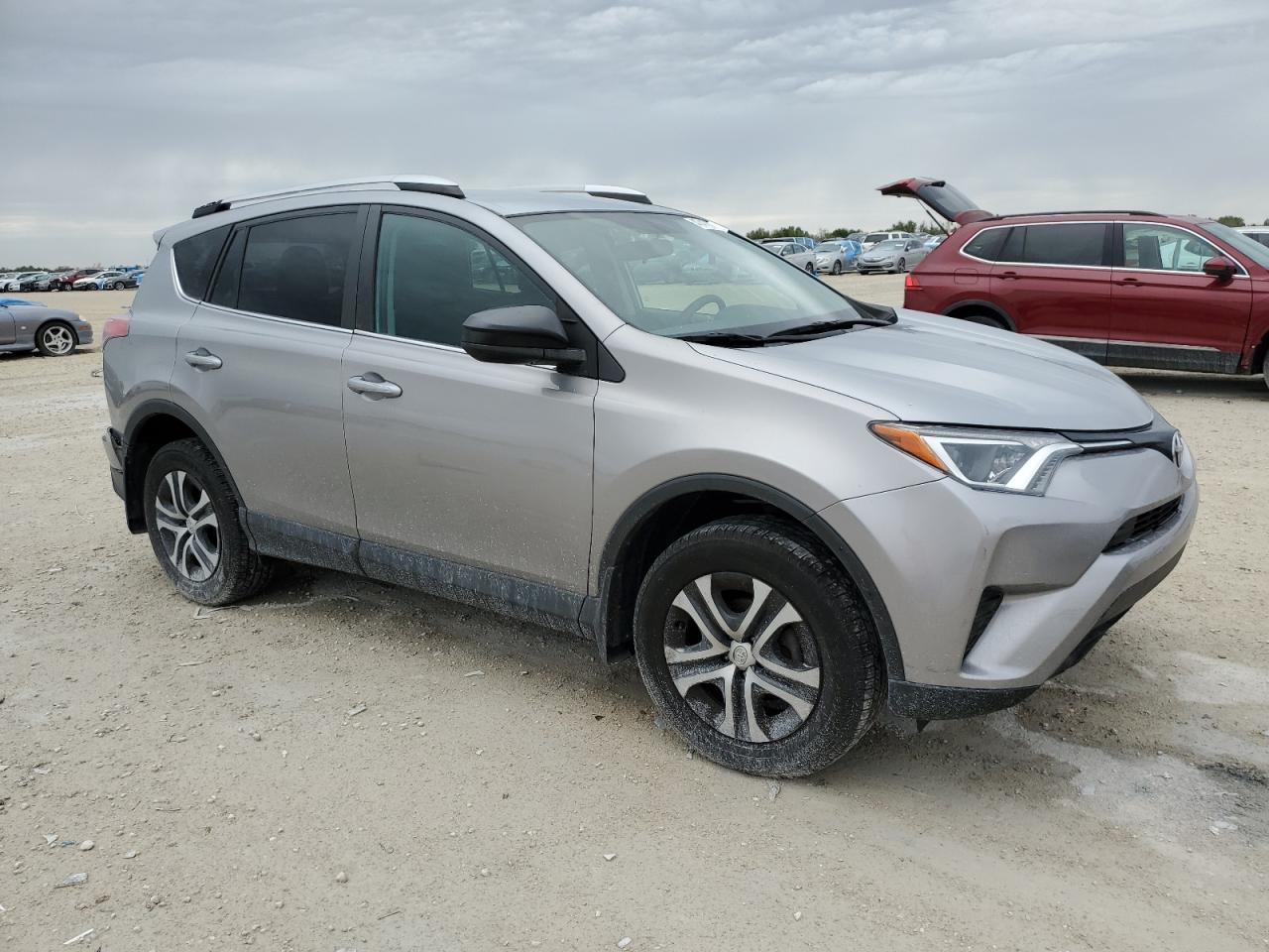 2016 TOYOTA RAV4 LE - Фото 4
