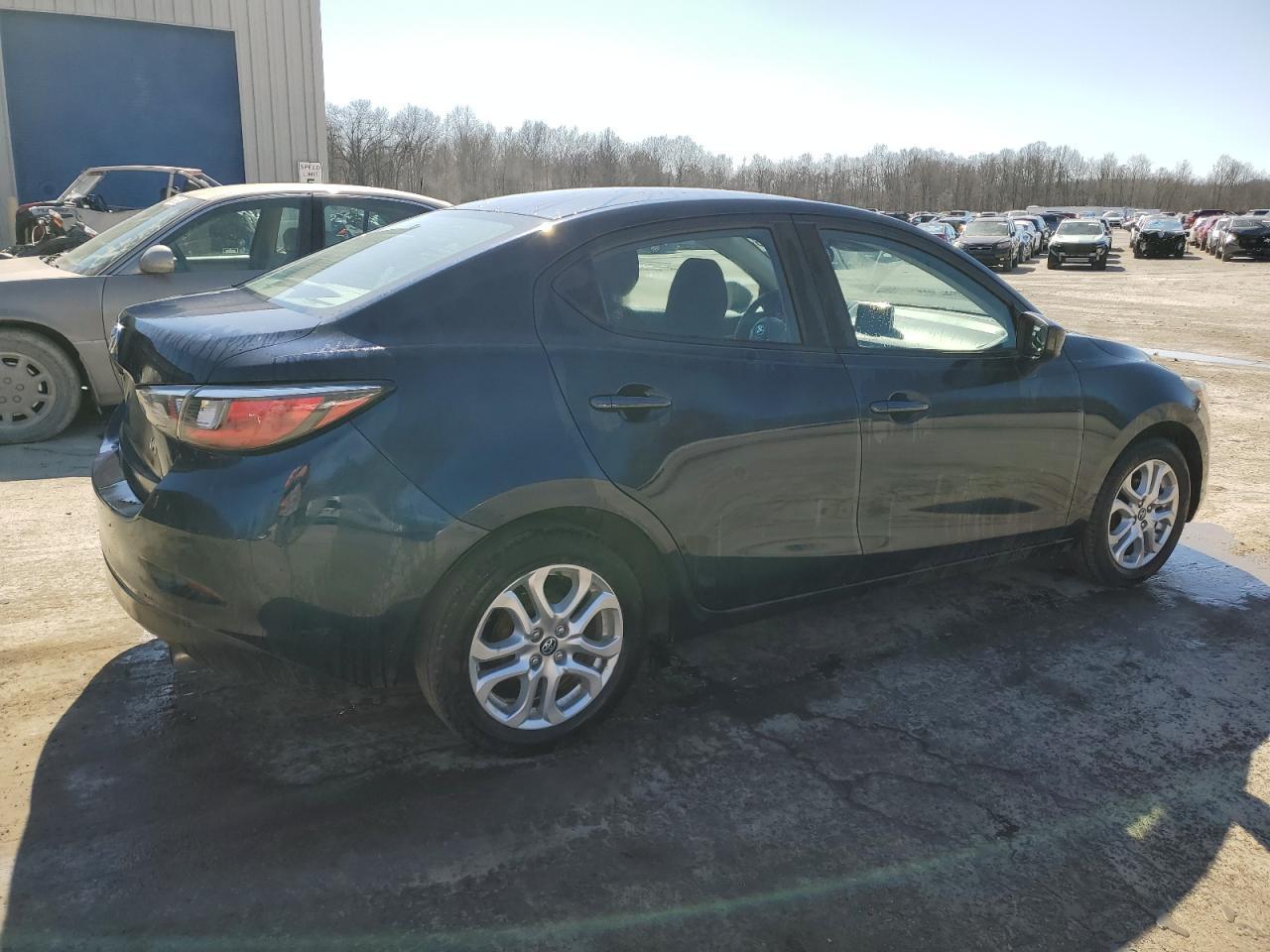2017 TOYOTA YARIS IA - Image 3