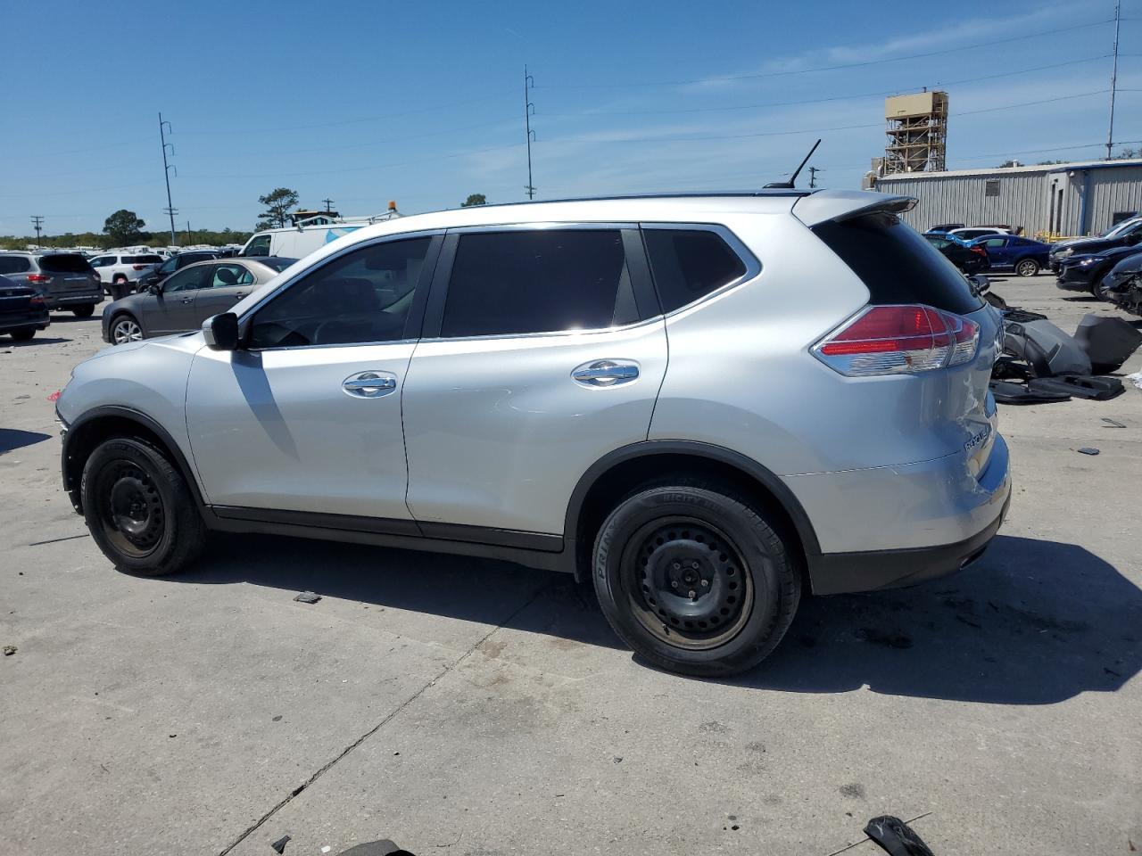 2015 NISSAN ROGUE S - Фото 2