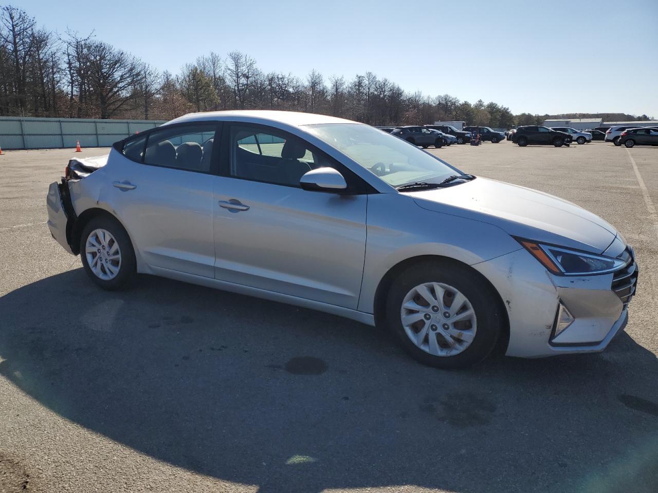 2019 HYUNDAI ELANTRA SE - Фото 4