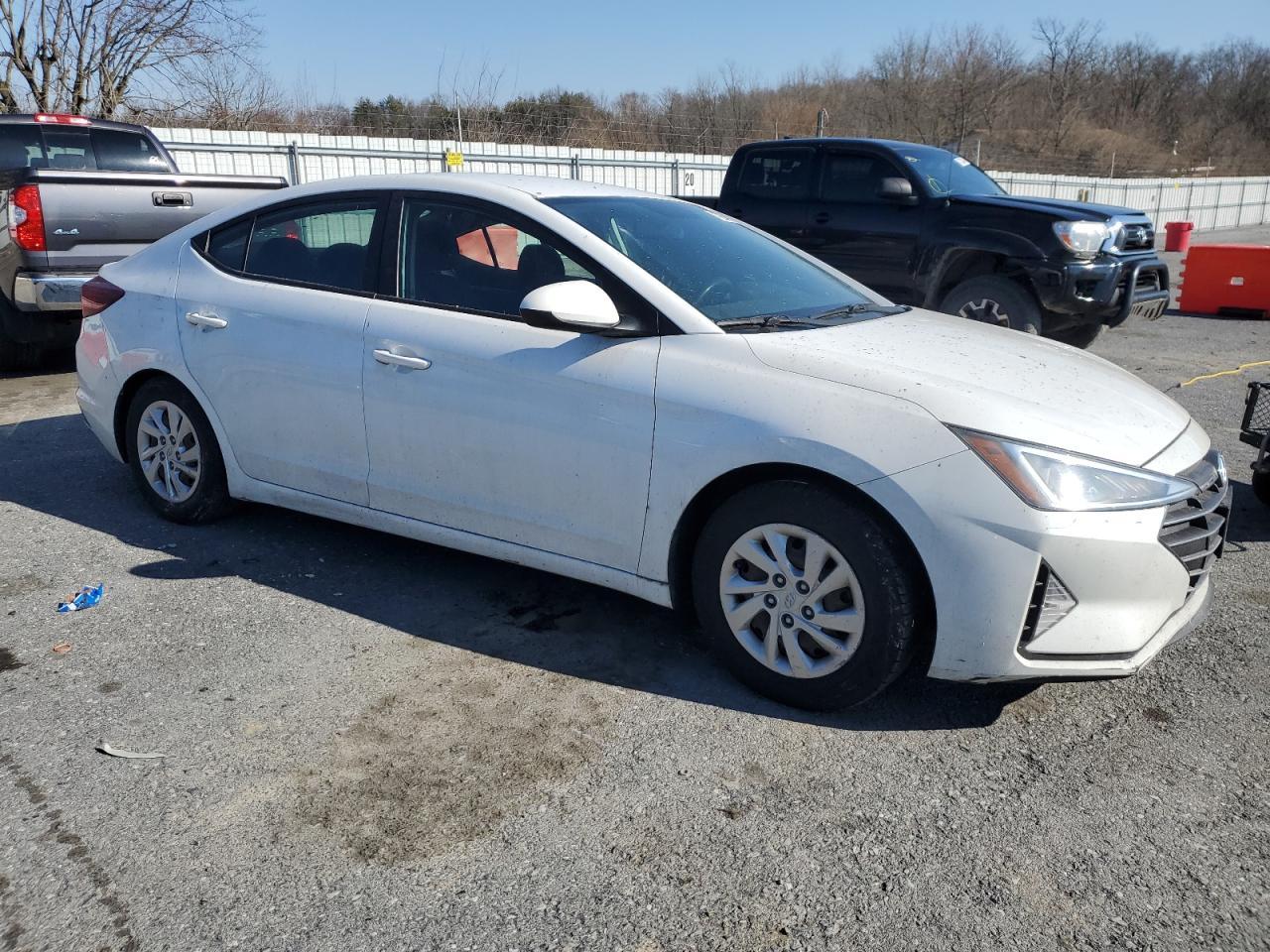 2019 HYUNDAI ELANTRA SE - Фото 4