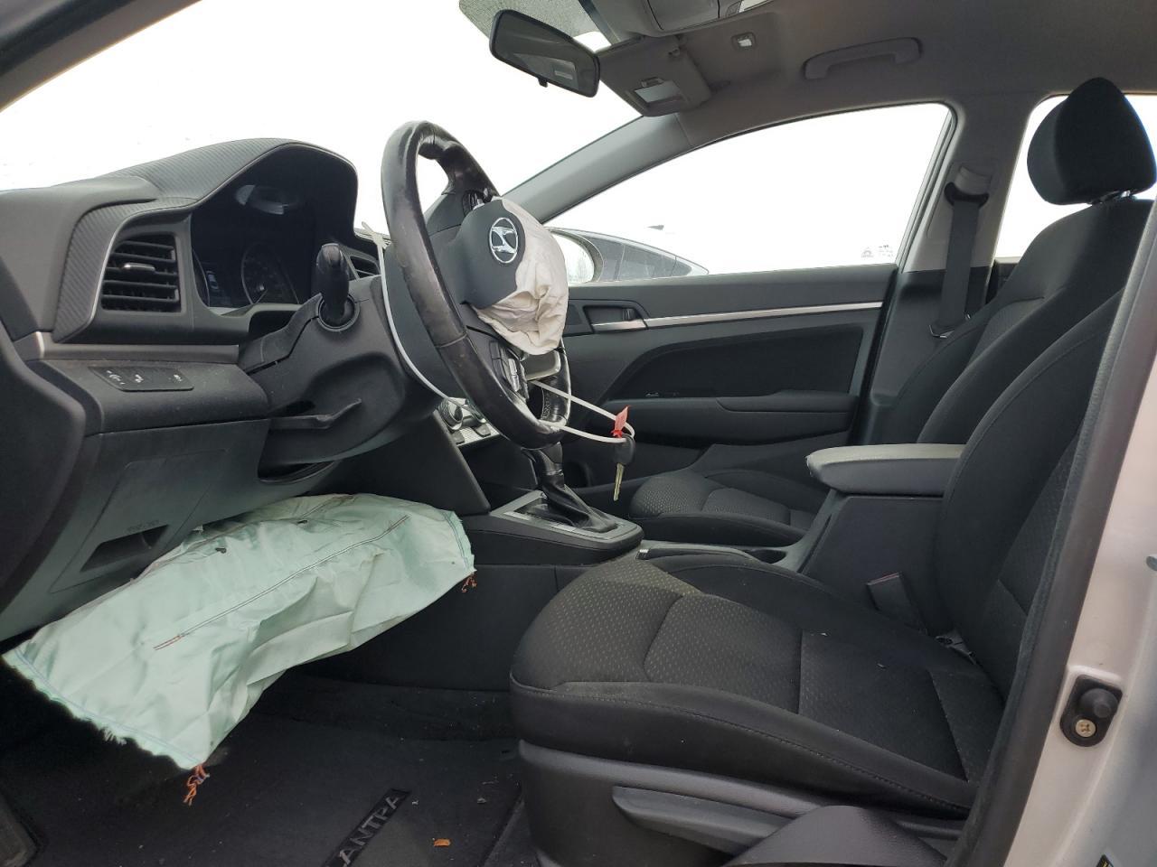 2019 HYUNDAI ELANTRA SE - Image 7