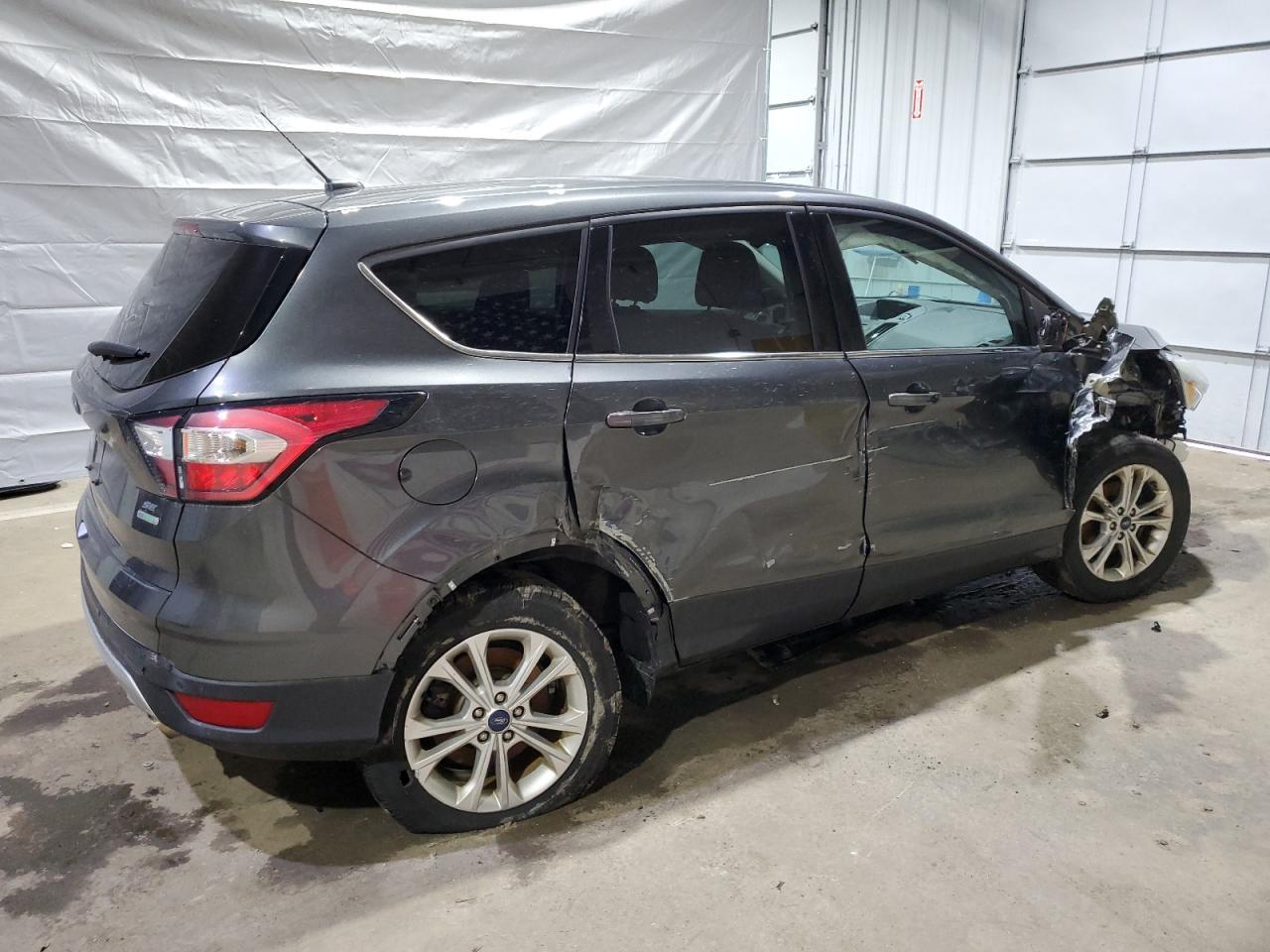 2017 FORD ESCAPE SE - Image 3