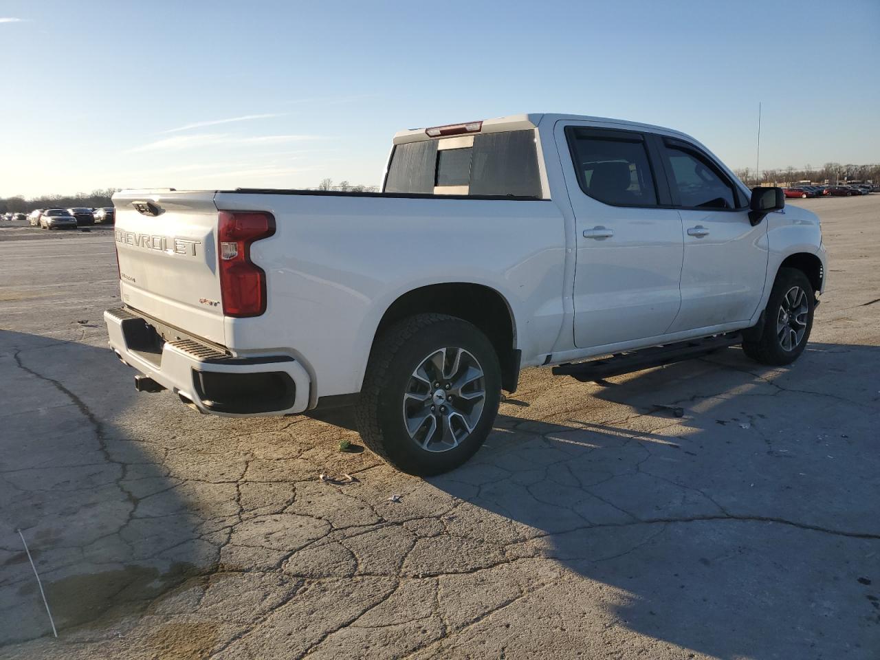 2023 CHEVROLET SILVERADO - Фото 3