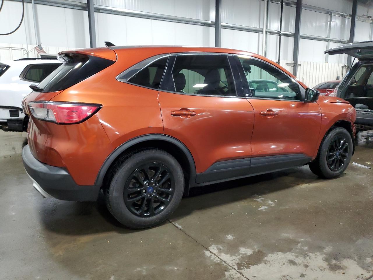 2020 FORD ESCAPE SE - Фото 3