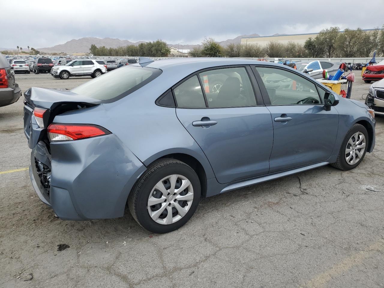2022 TOYOTA COROLLA LE - Фото 3