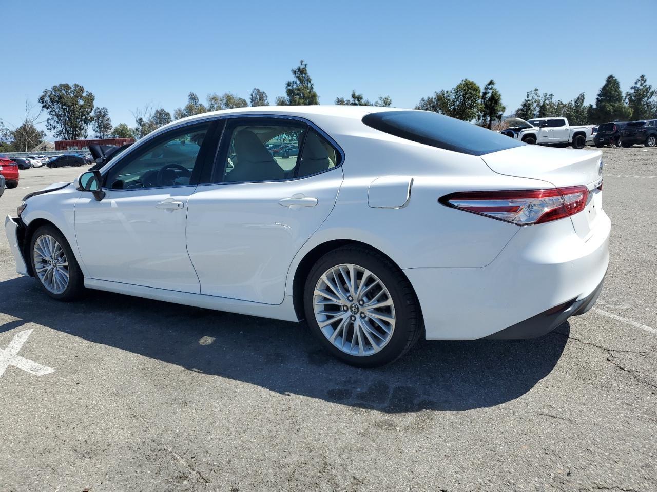 2018 TOYOTA CAMRY L - Фото 2