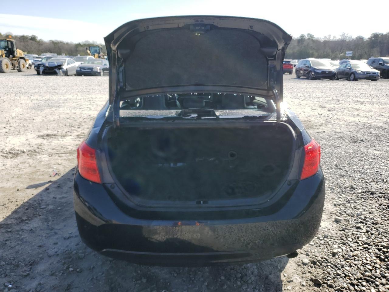 2018 TOYOTA COROLLA L - Фото 6
