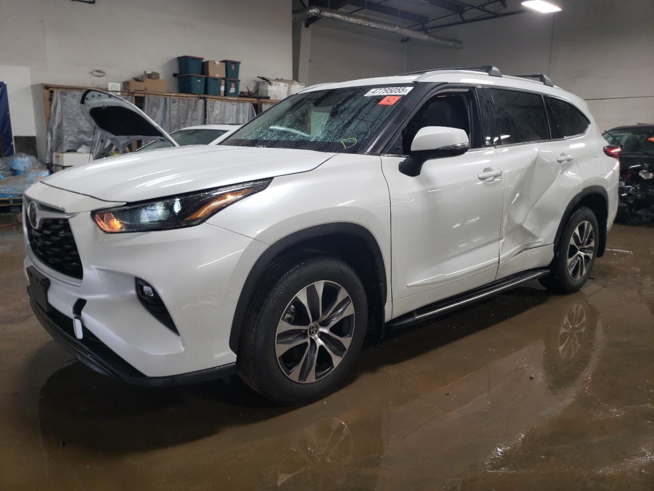 2022 TOYOTA HIGHLANDER