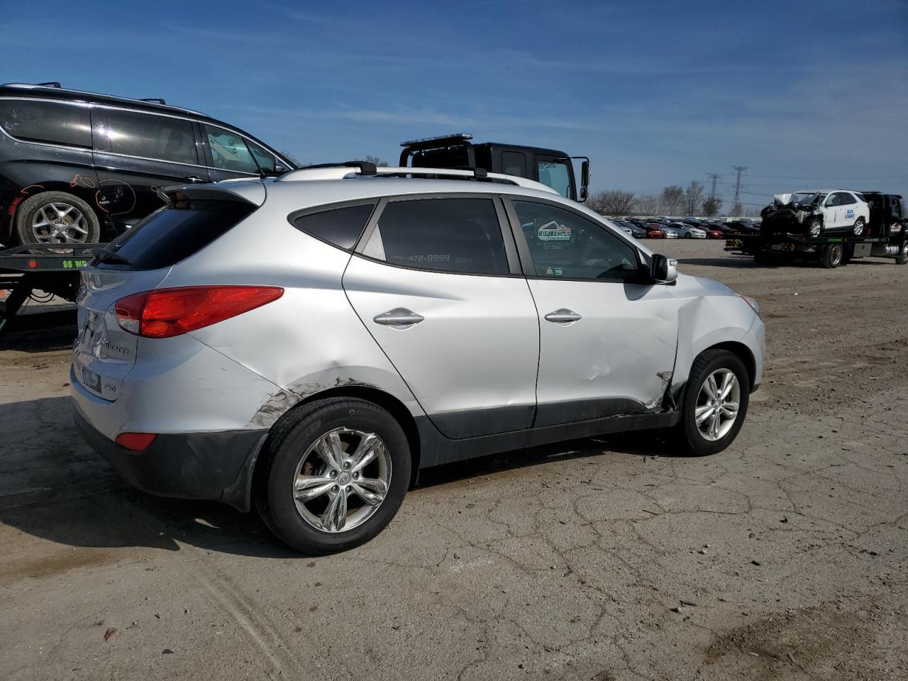 2012 HYUNDAI TUCSON GLS - Image 3