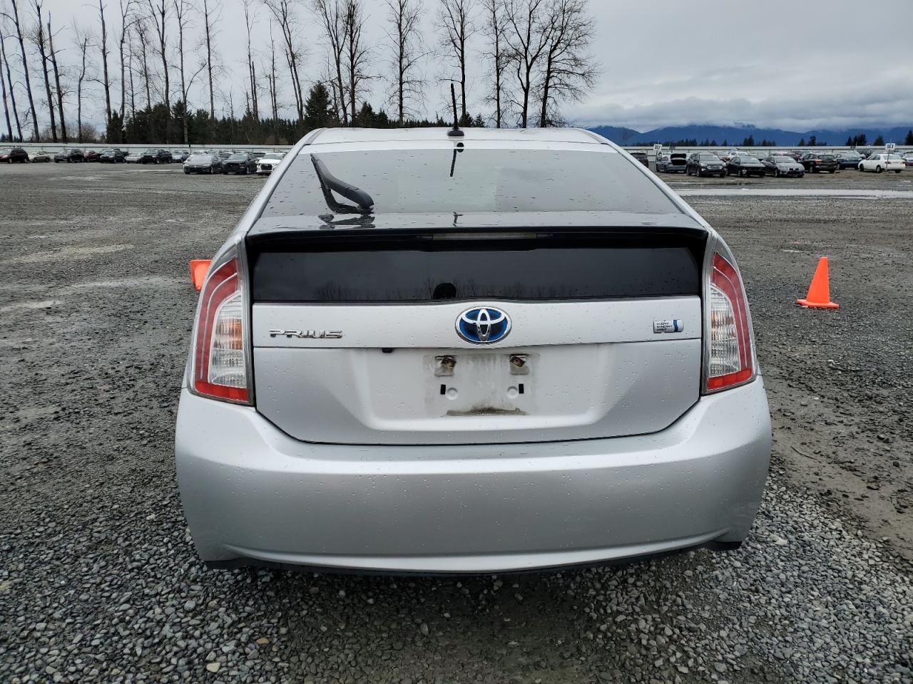 2015 TOYOTA PRIUS - Фото 6