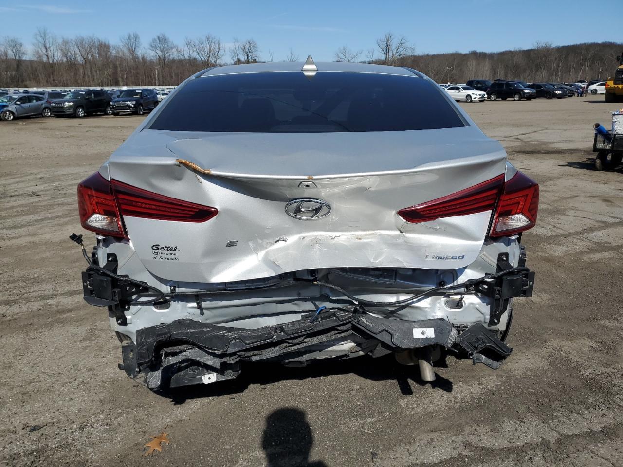 2019 HYUNDAI ELANTRA SE - Image 6