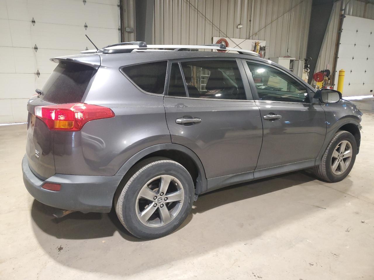 2015 TOYOTA RAV4 XLE - Image 3
