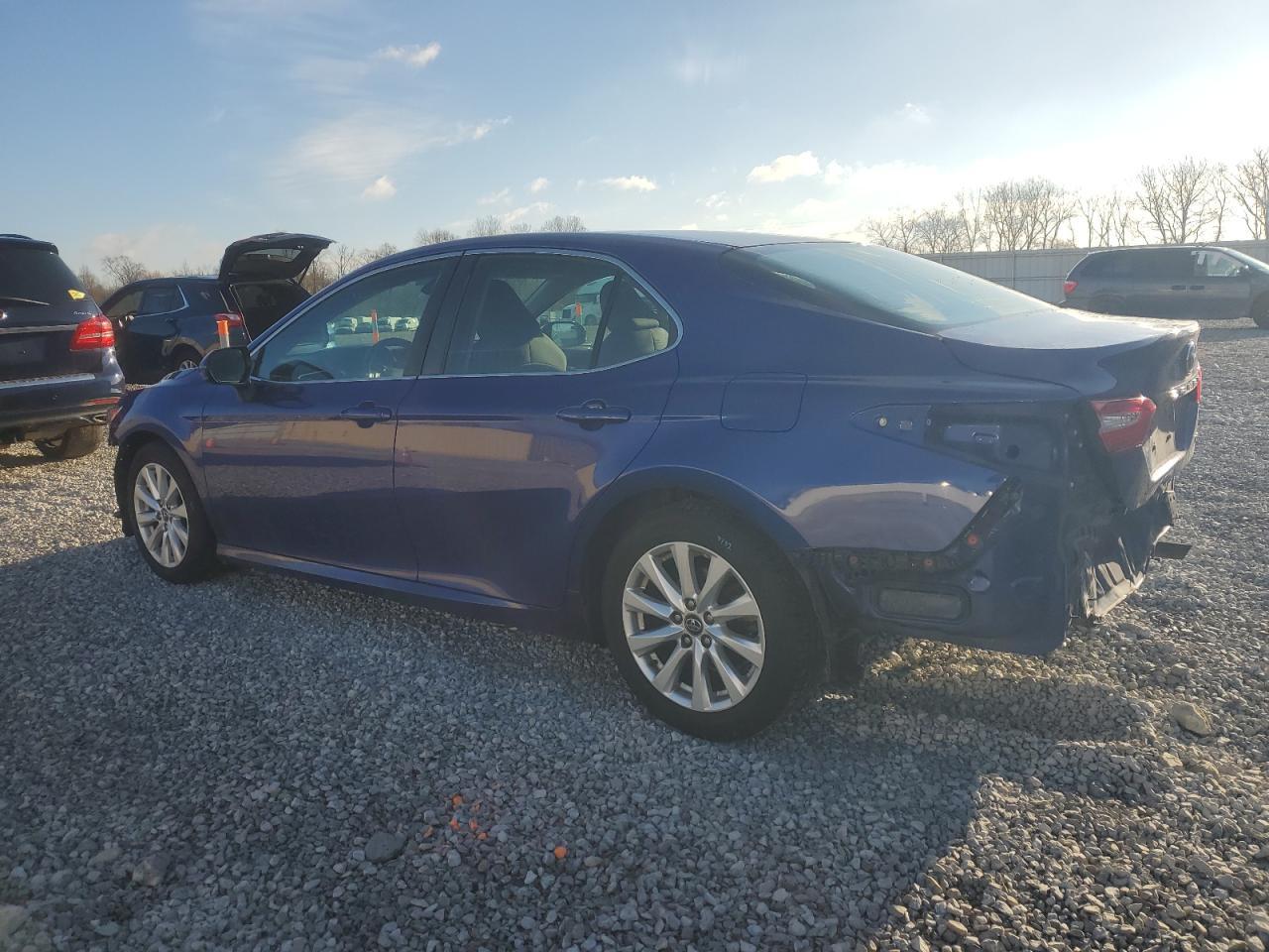 2018 TOYOTA CAMRY L - Фото 2