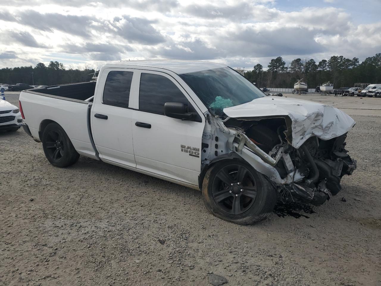 2019 RAM 1500 CLASS - Image 4