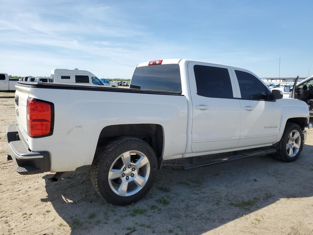 2015 CHEVROLET SILVERADO - Image 3